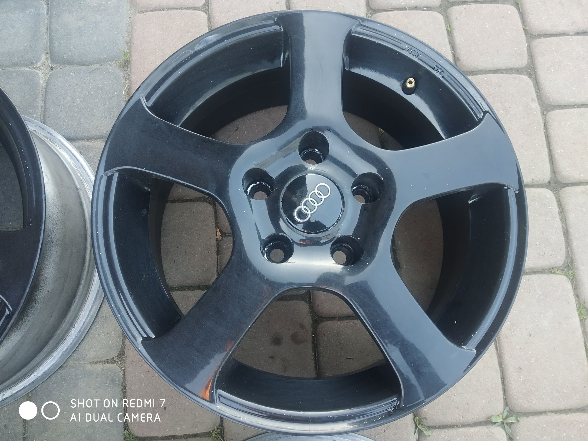 Felgi aluminiowe R15  5x112 Et35 VW Audi Mercedes