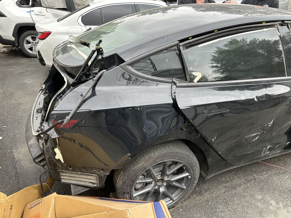 Tesla model 3 четверть