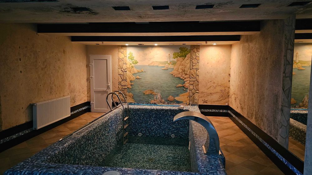 Продається перспективне комерційне приміщення, не діюча сауна, 164м.