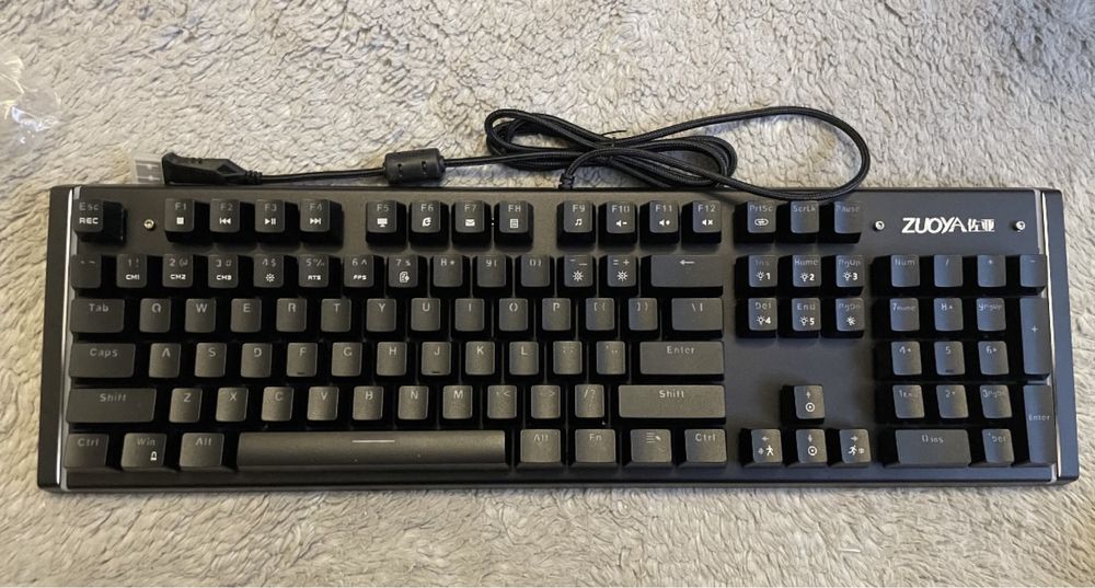 Teclado mecânico RGB novo em caixa