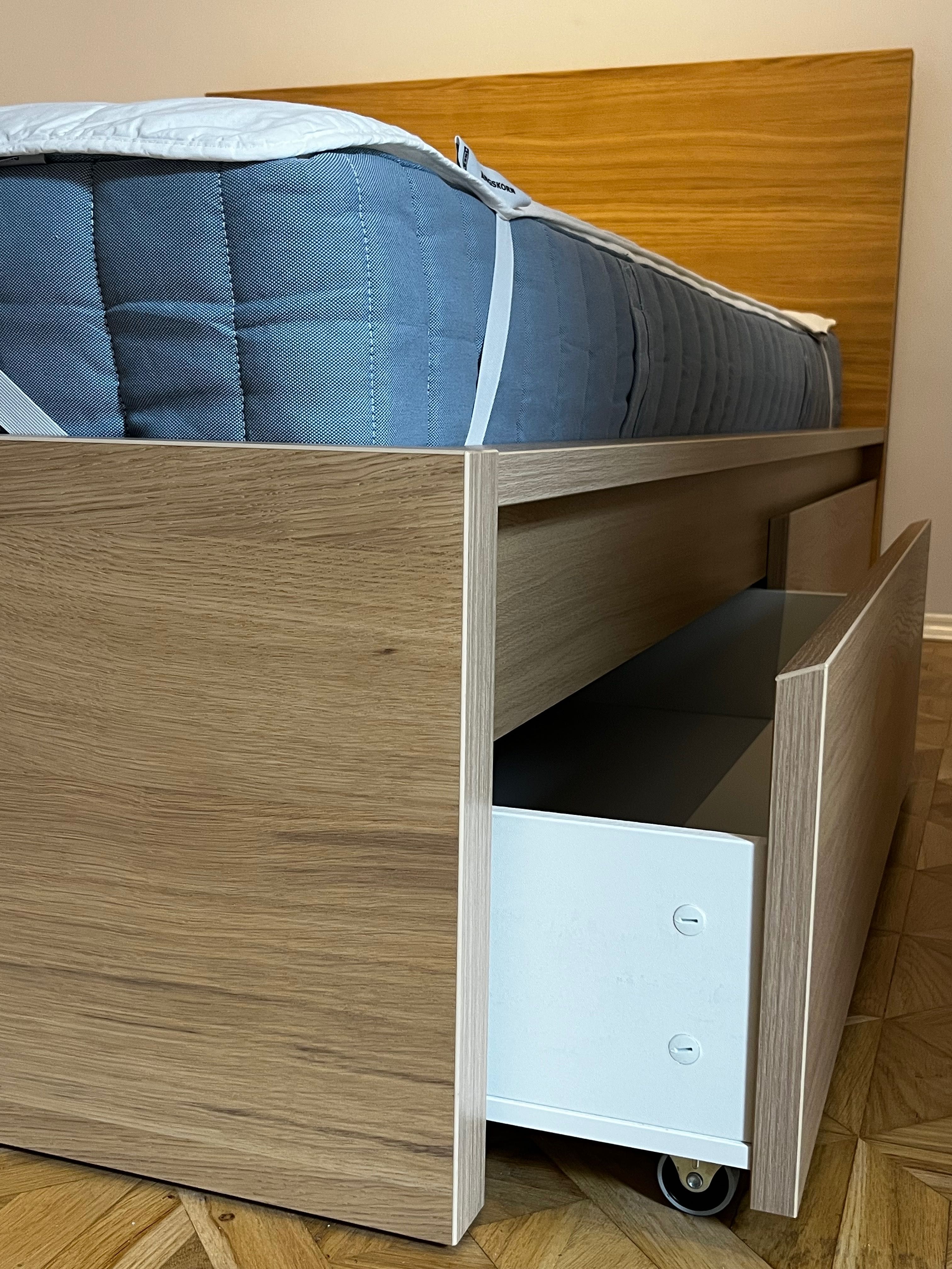 ZESTAW: Rama łóżka 120x200 cm MALM + Materac w pokrowcu VALEVÅG z IKEA