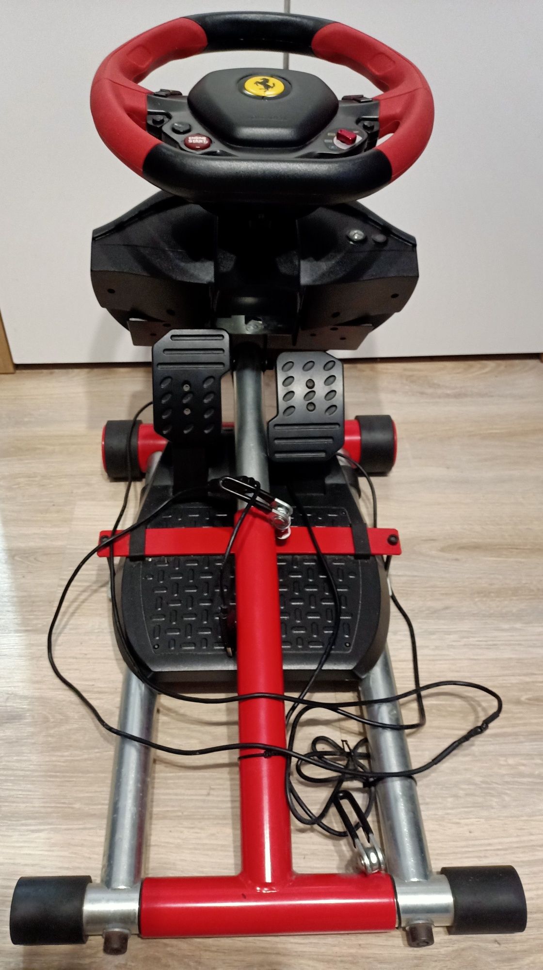 kierownica ze stojakiem thrustmaster Ferrari 458