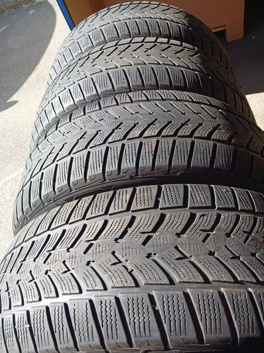 Шины зимние 235/55 R19 GOOD YEAR ULTRA GRIP  4шт. 4мм.