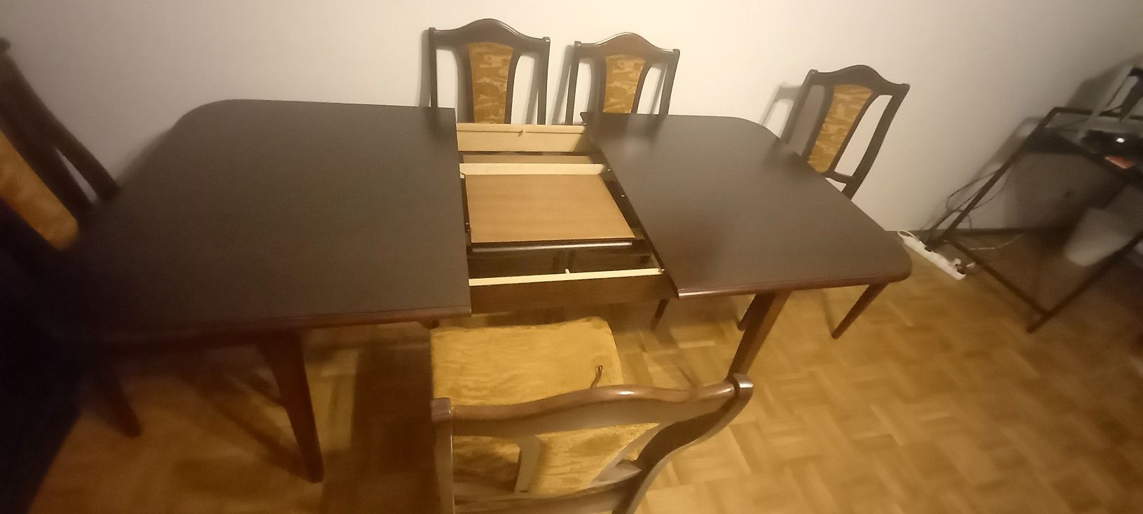 Stół drewniany rozkładany + 6 krzeseł komplet