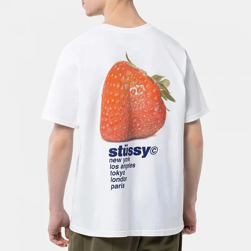 Футболка Stussy.