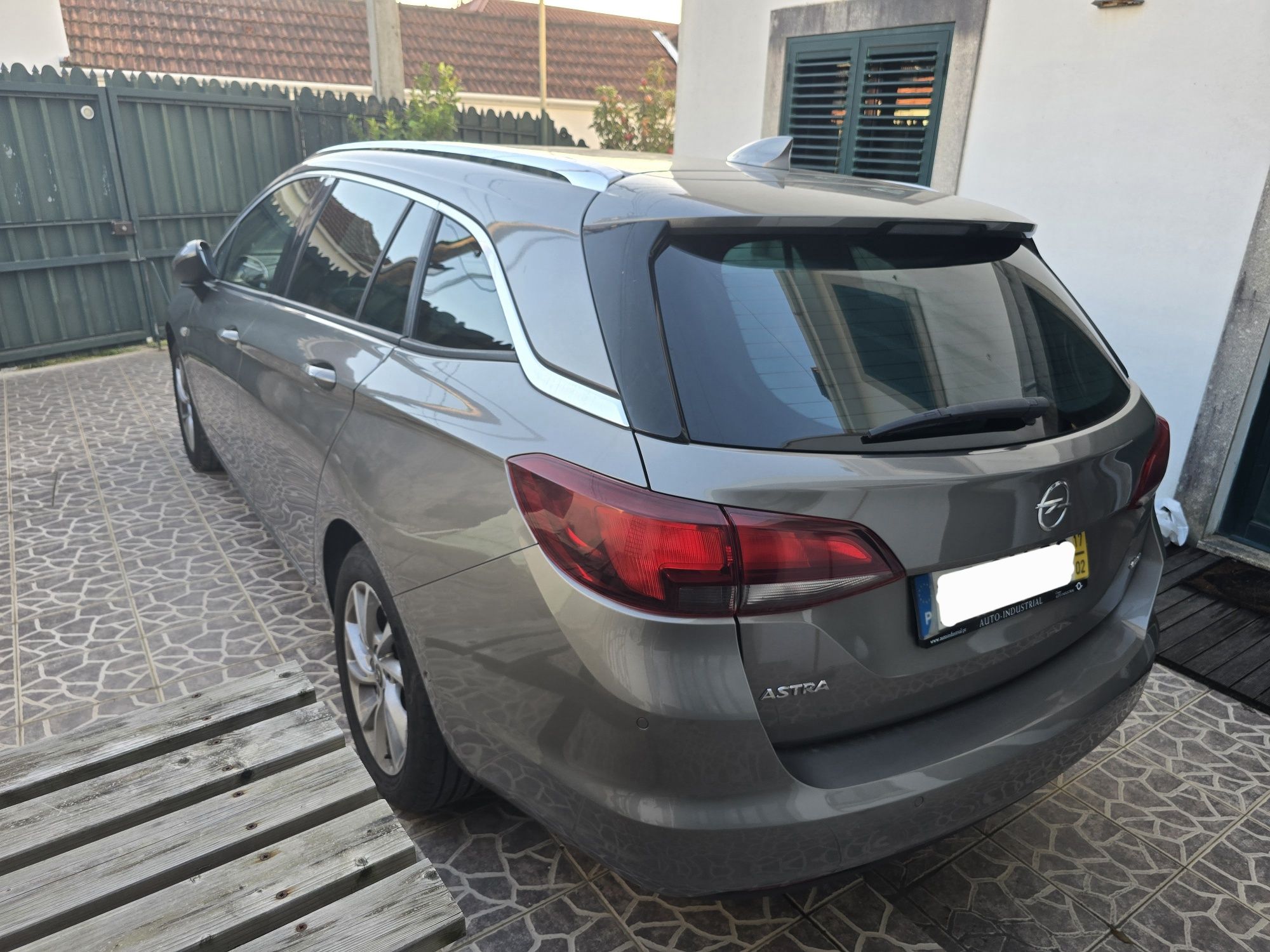 Opel Astra Sports Tourer 1.6 CDTI Innovation • Full Extras • 2017