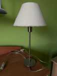 Lampka nocna na stolik nocny lub bourko