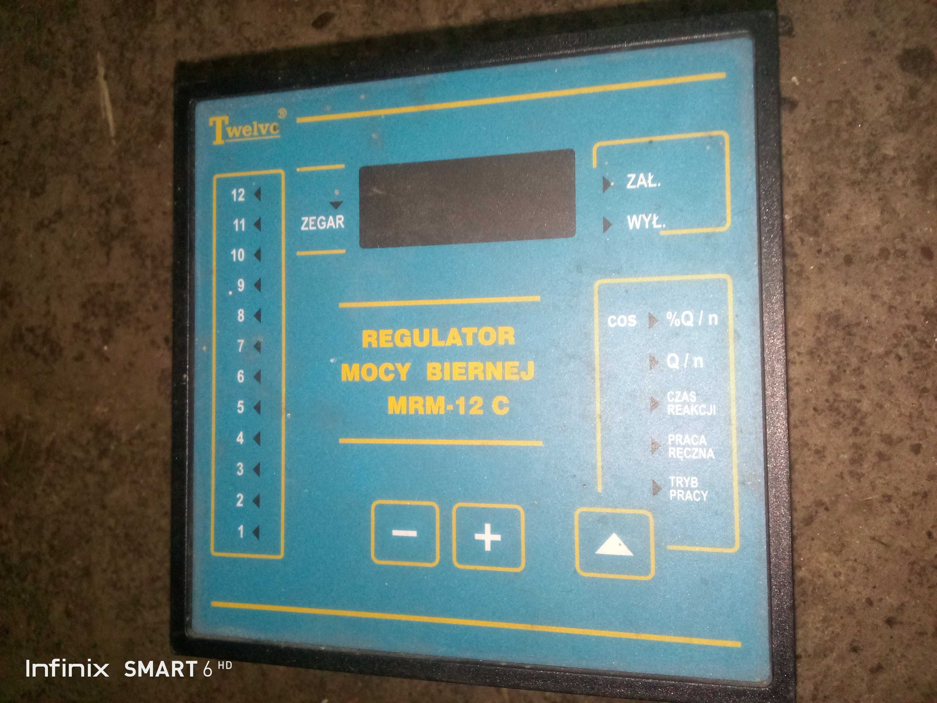 Mikroporcesorowy Regulator Mocy Biernej MRM-12C