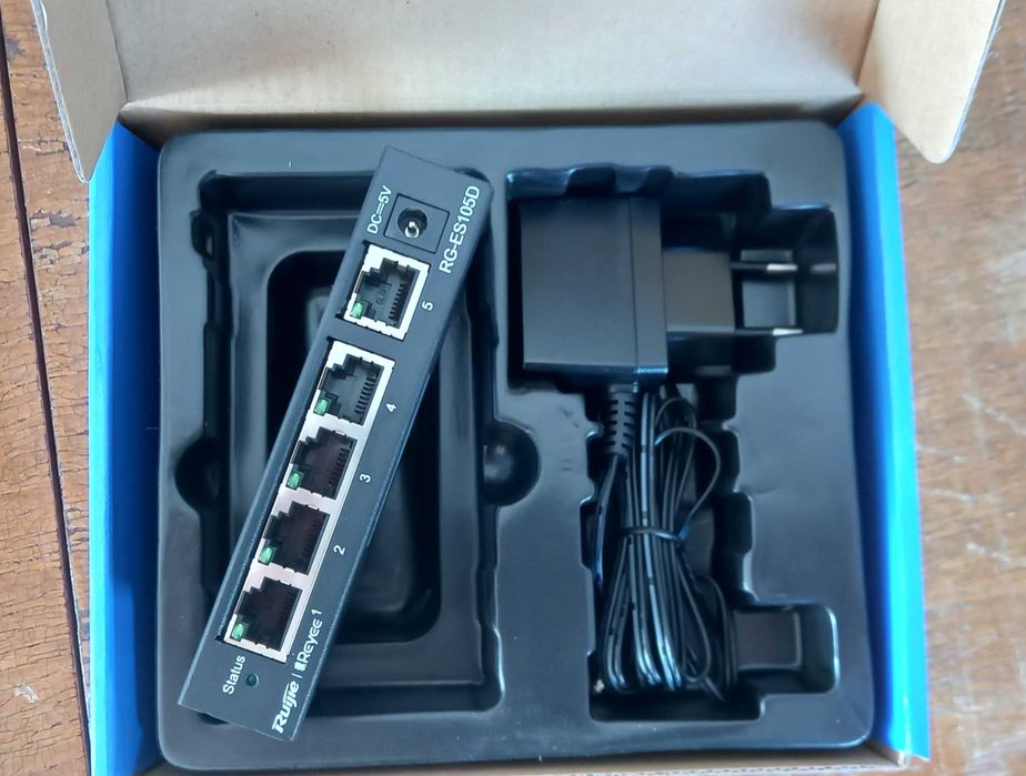 Profesjonalny  Switch 5 portów 10/100  w metalowej obudowie