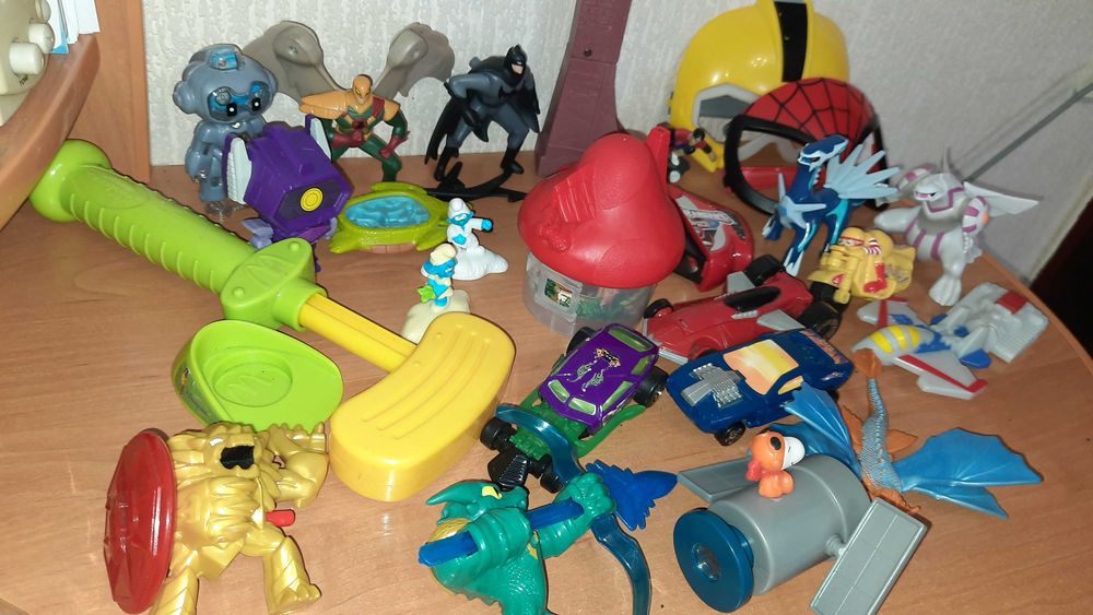 Іграшки з Макдональдс Хепі Мілд