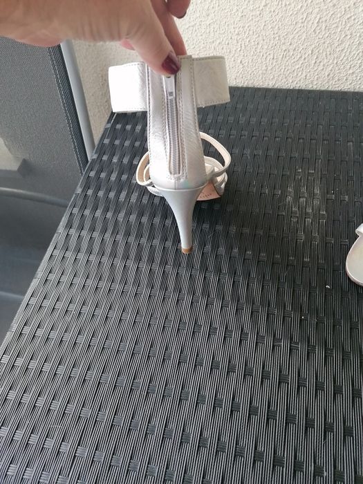 Sandálias de salto alto da Unisa, prateadas