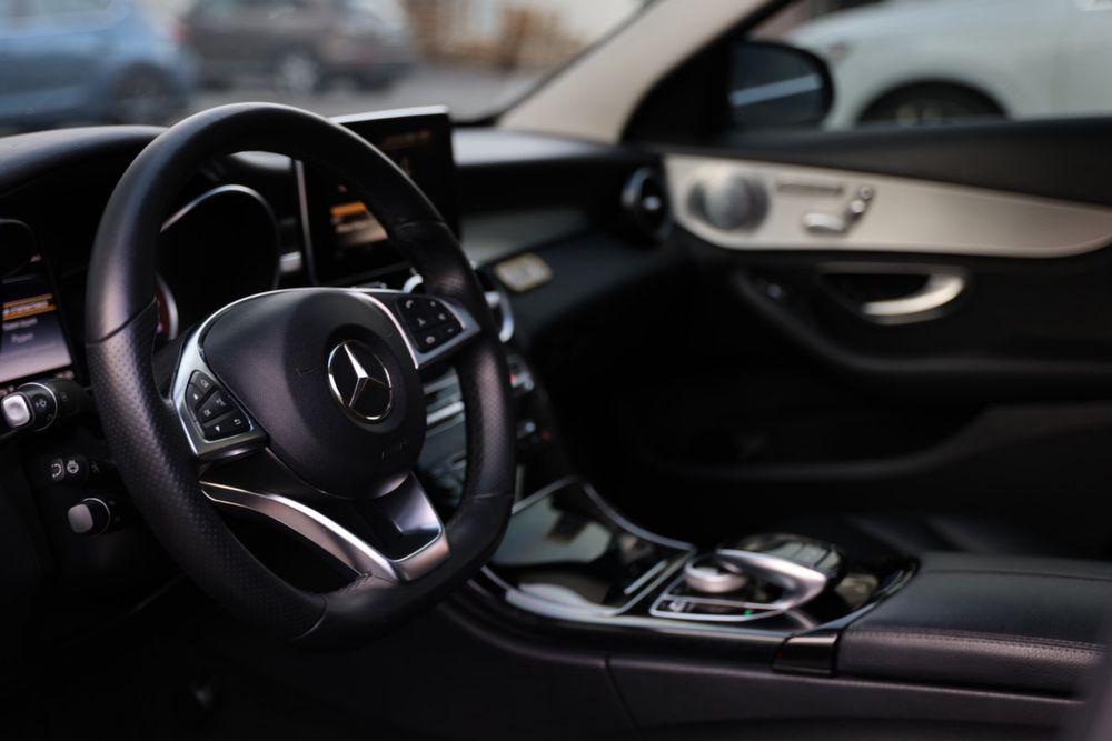 Оренда/прокат авто Mercedes-Benz C300 для особливих подій