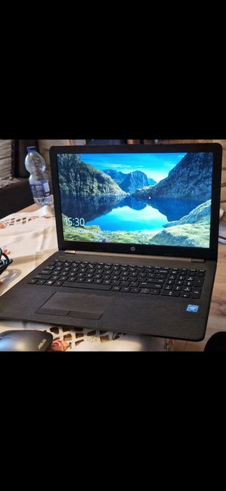 HP Laptop 15-bsOxx stan bdb .