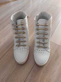 Buty sneakersy Carinii rozmiar 40