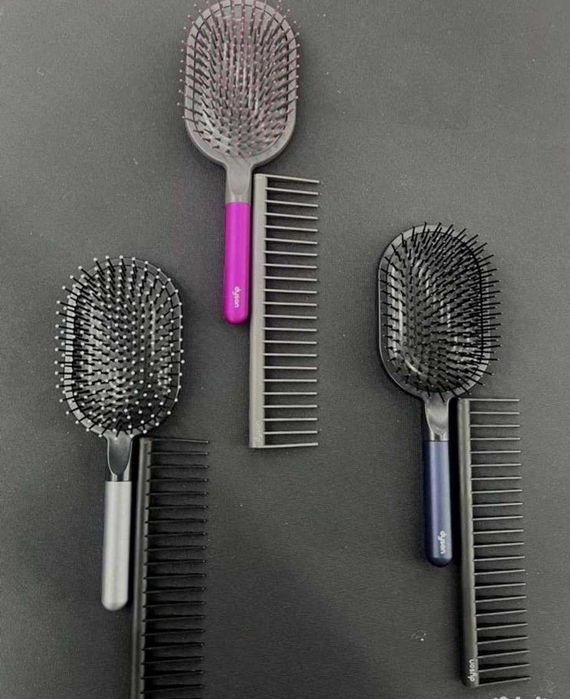 Гребінець Dyson синього кольору — інновація для вашого волосся