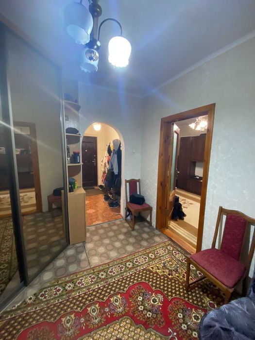 Продаж 3к Озерна 72м2 під Виплати підходить