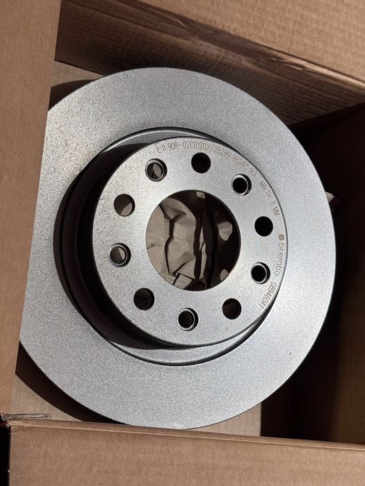 Гальмівні диски Brembo на Dodge Dart нові