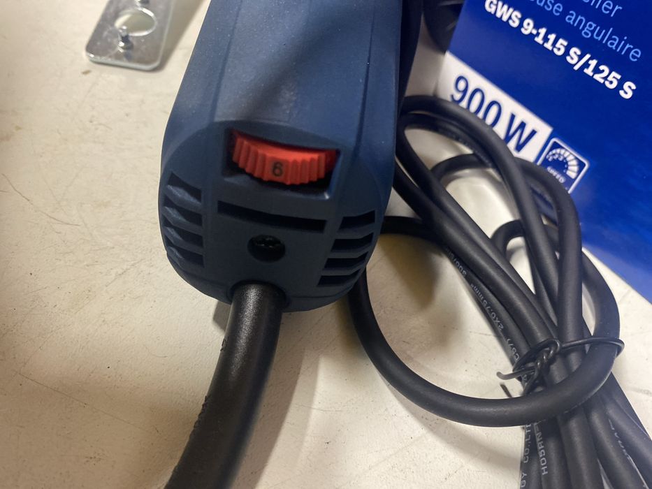 Szlifierka katowa bosch GWS9-125 regulacja obroow oryginalna