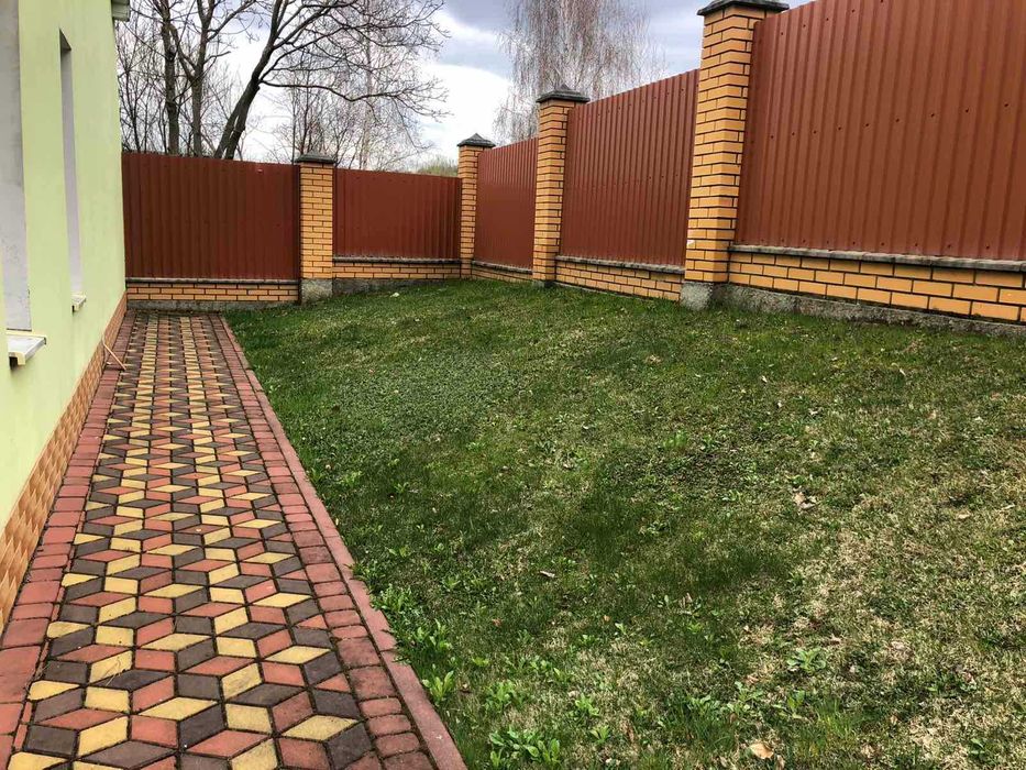 Оренда окремого будинку в Брюховичах