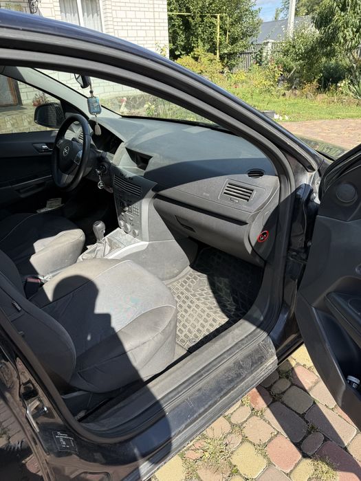 Opel Astra H 2012 рік седан
