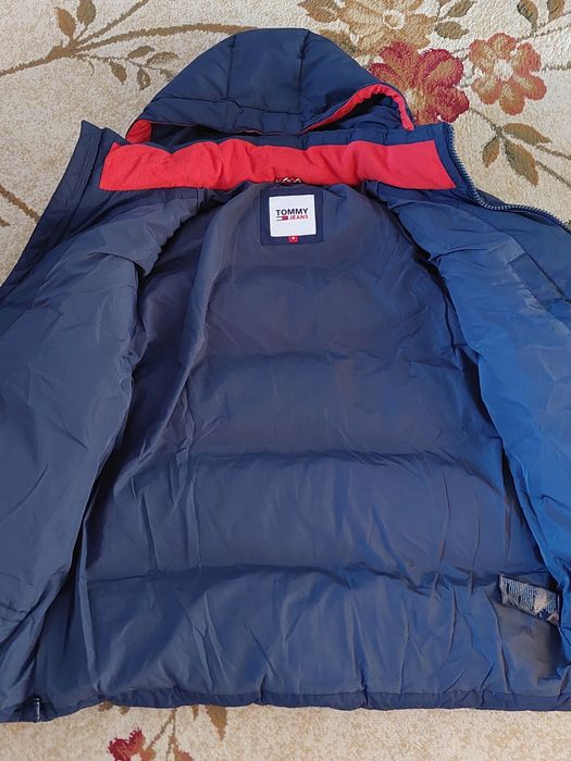Чоловічий  дутий пуховик фірми TOMMY Jeans