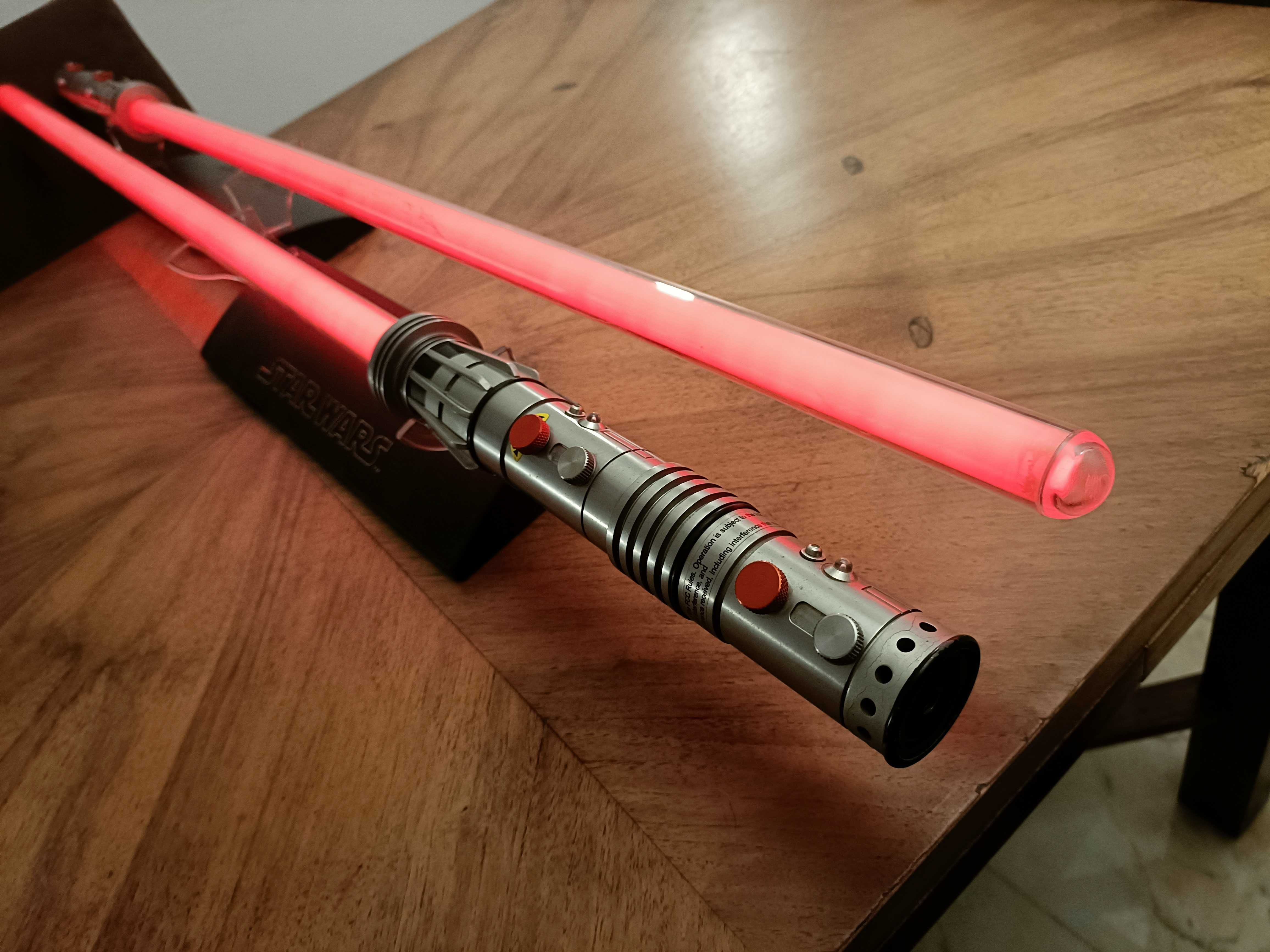 STAR WARS - Darth Maul - Lightsaber (Master Replicas 2006)