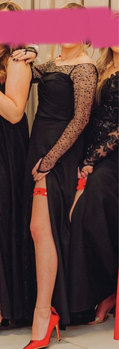 Czarna szyta na zamówienie suknia r.M