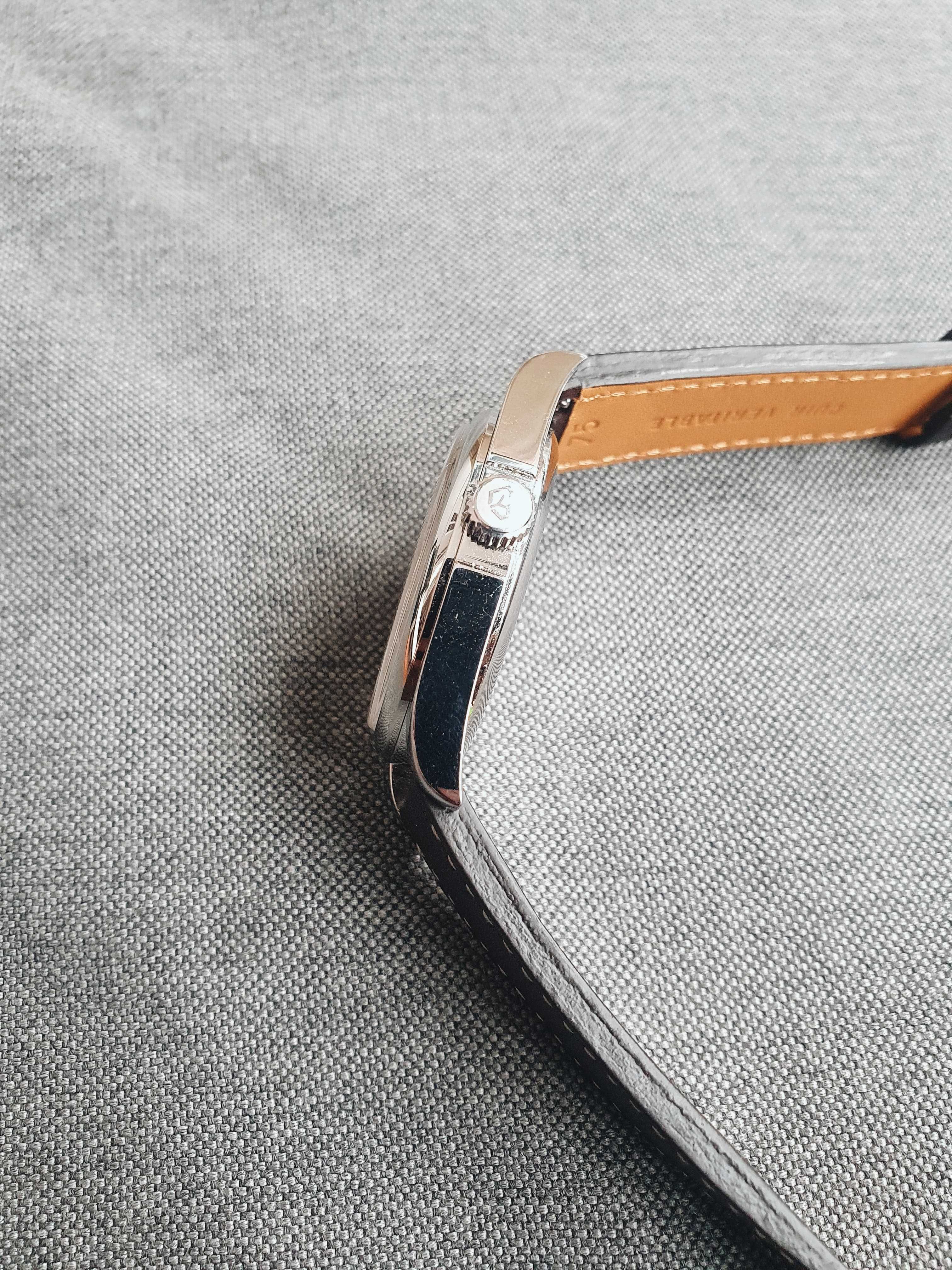 Cuervo y Sobrinos x CronotempVs x Watchonista Lonsdale | 82 Unidades