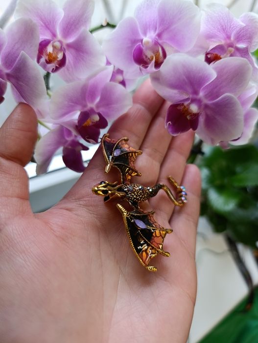 Nowa broszka przypinka smok