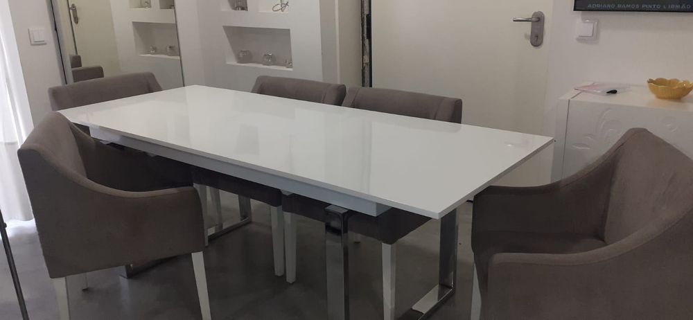 Mesa de jantar extensível branca