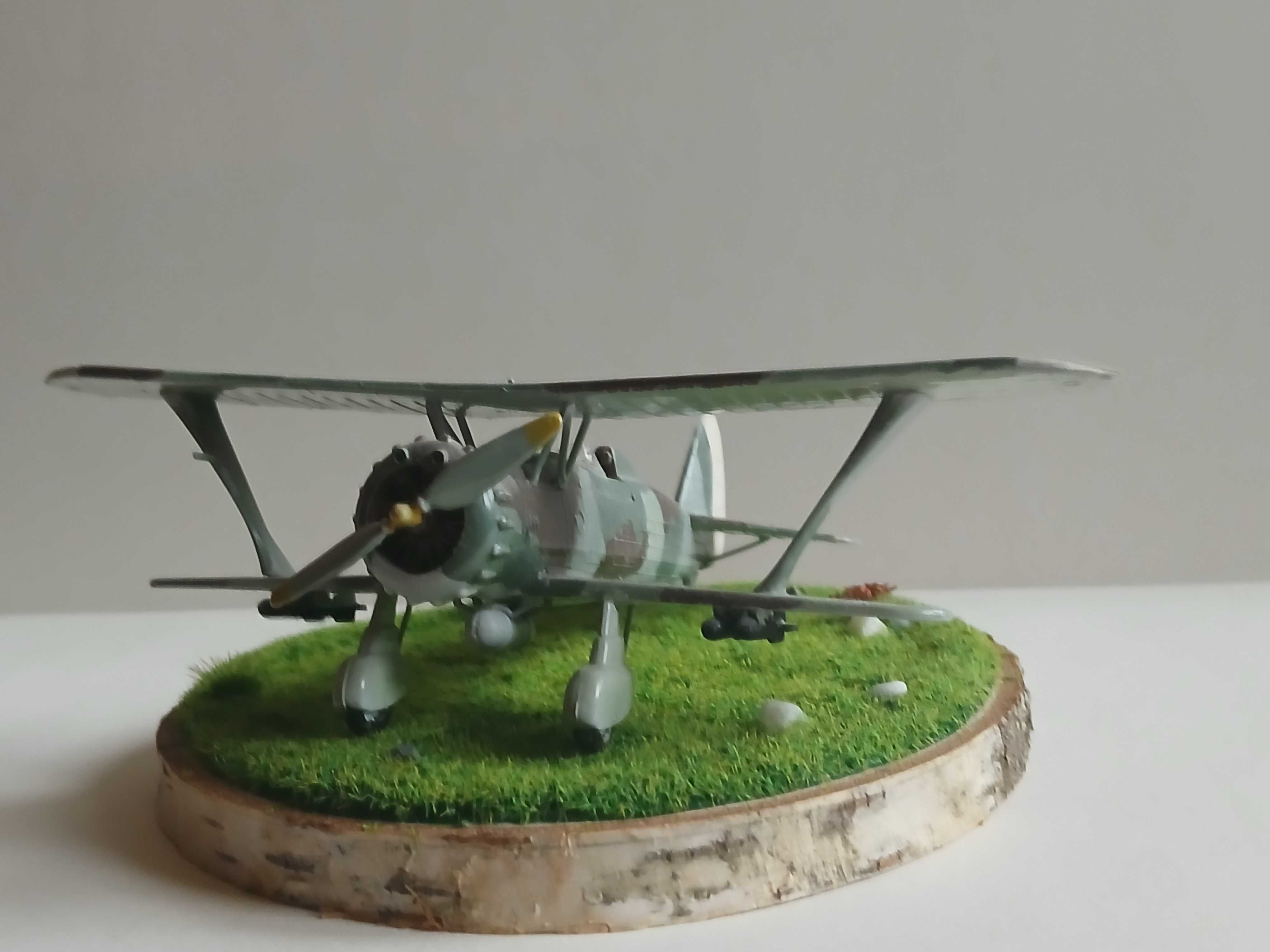Podstawka ,Ekspozytor modelarski PRADO-29