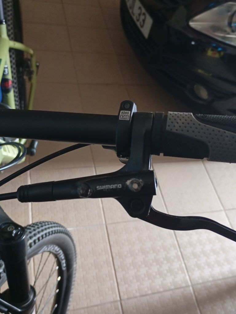Bicicleta BTT roda 29+ equipamento ( penso que tem garantia)