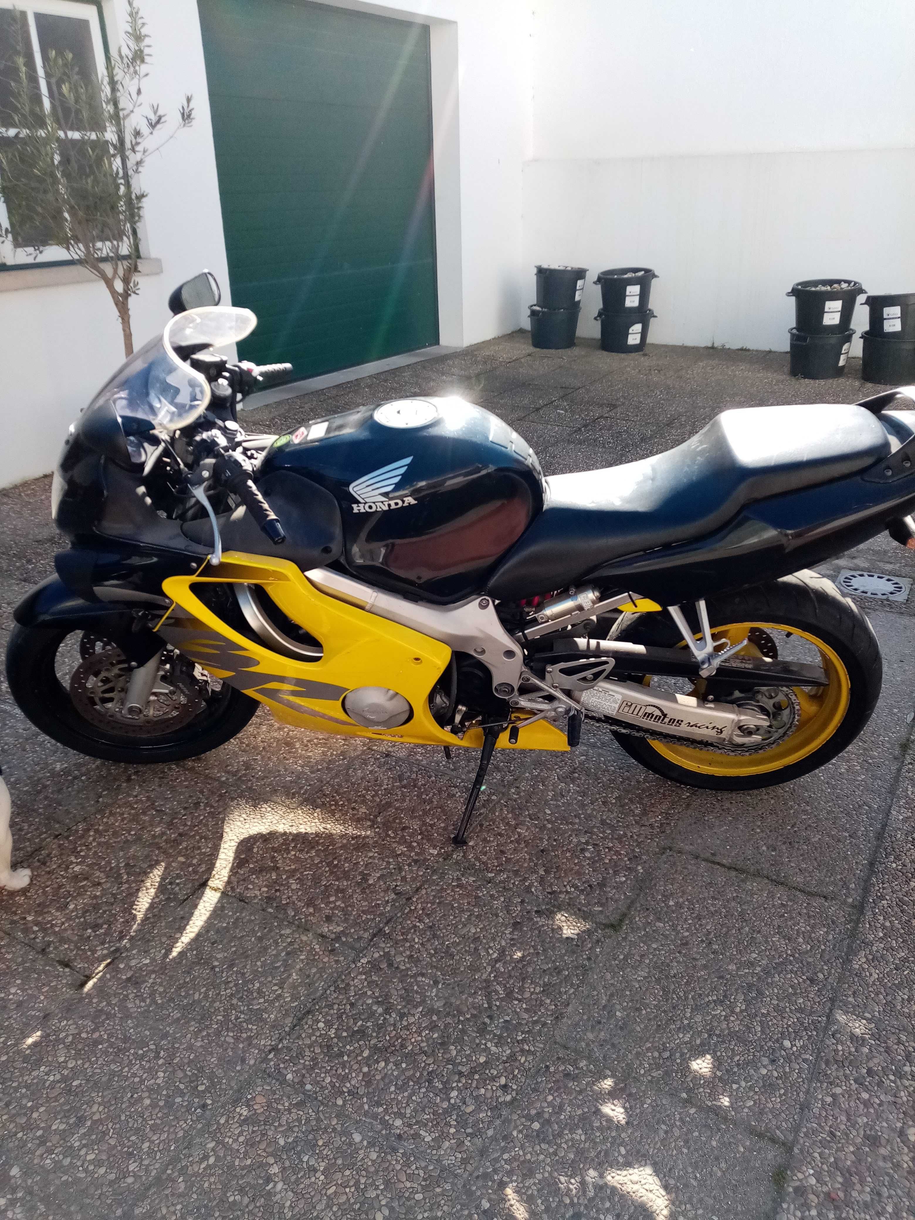 Moto Honda CBR 600F