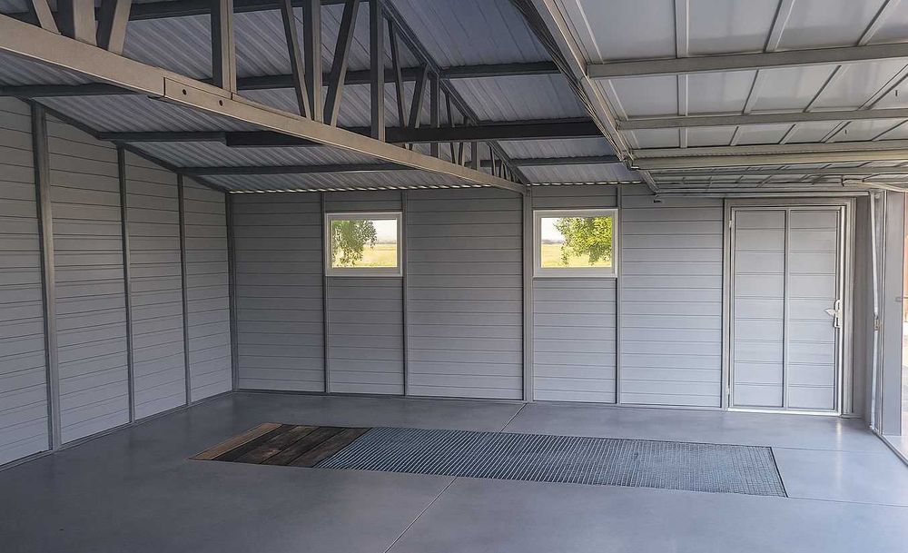 Garaż blaszany 10x6 drewnopodobny trzystanowiskowy dwuspadowy