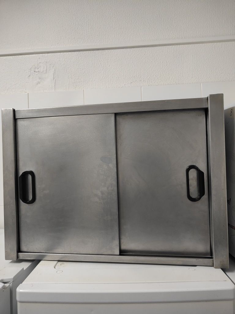 Armário de inox..
