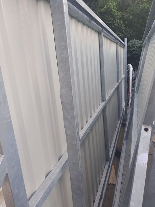 Brama  przesuwna z blachą 6 metrów