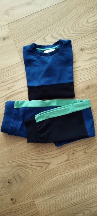 Dres chłopięcy 5 10 15 r. 122