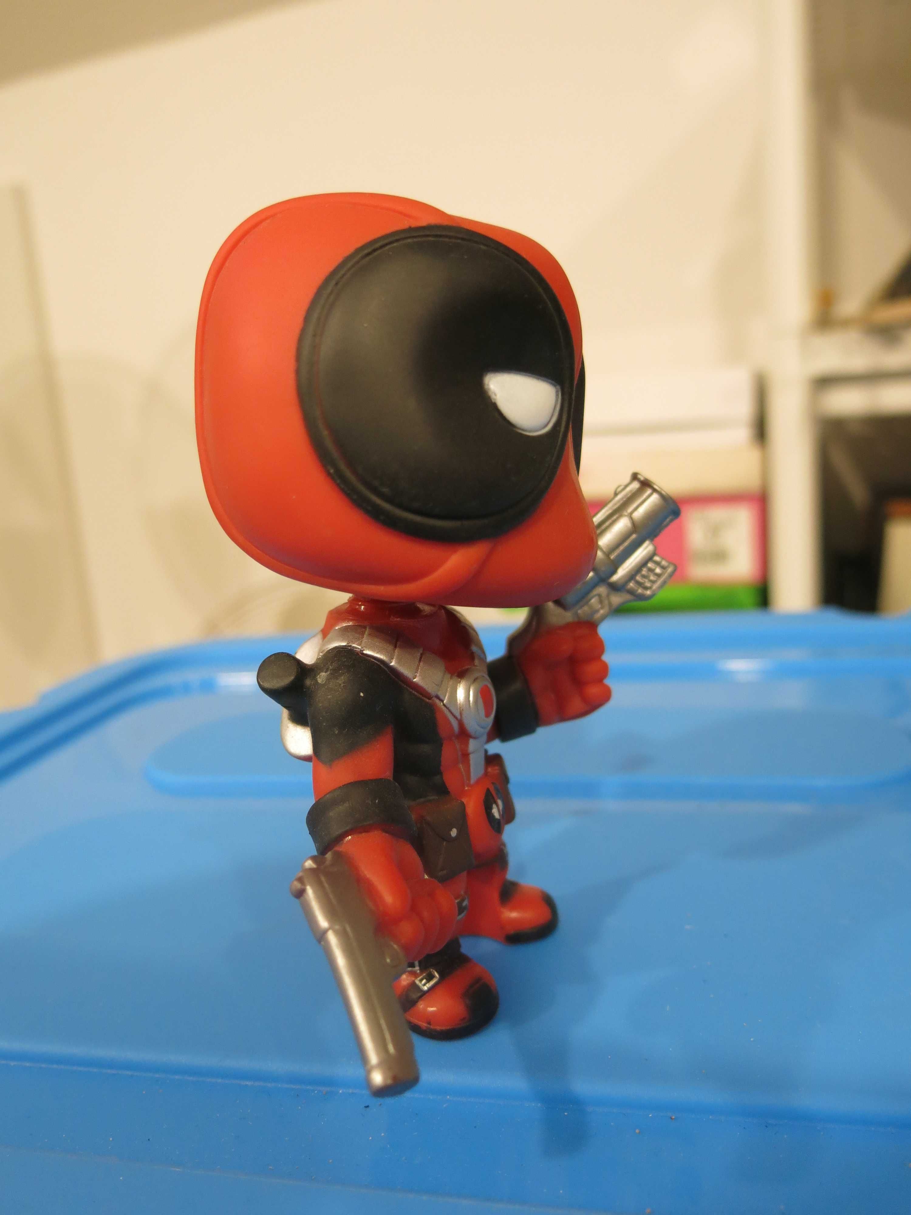 Mini figura do Dead Pool (Cabeça mexe-se)