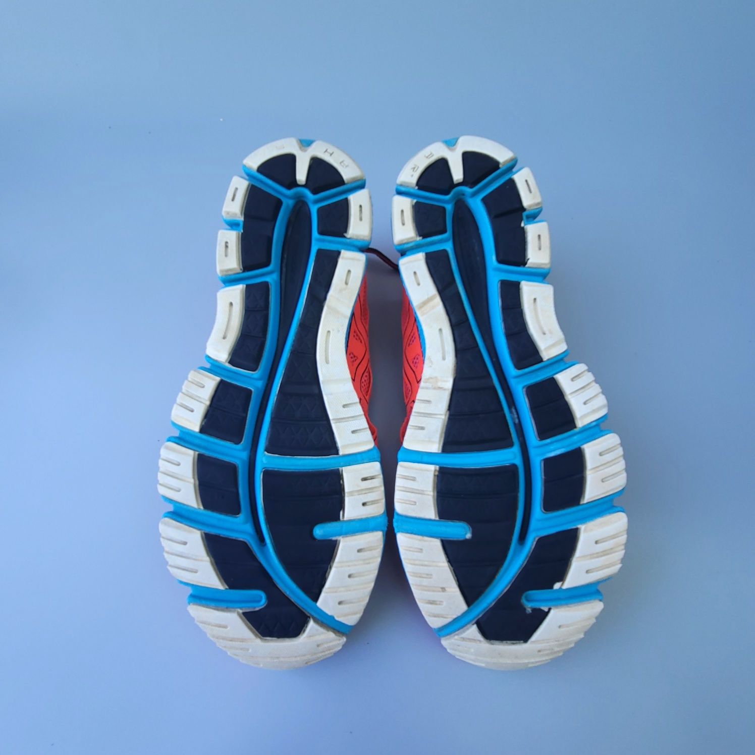 Кросівки Asics Gel – Оригінал, відмінний стан, розмір 41.5, Асікс