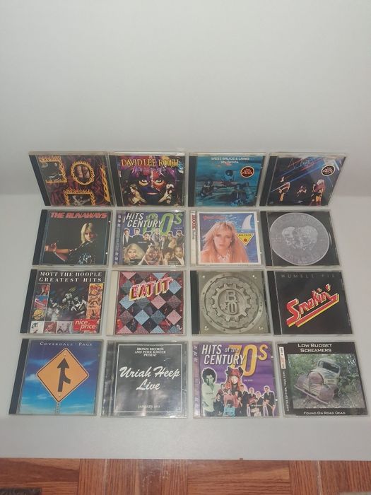 16 Antigos CDS de Música