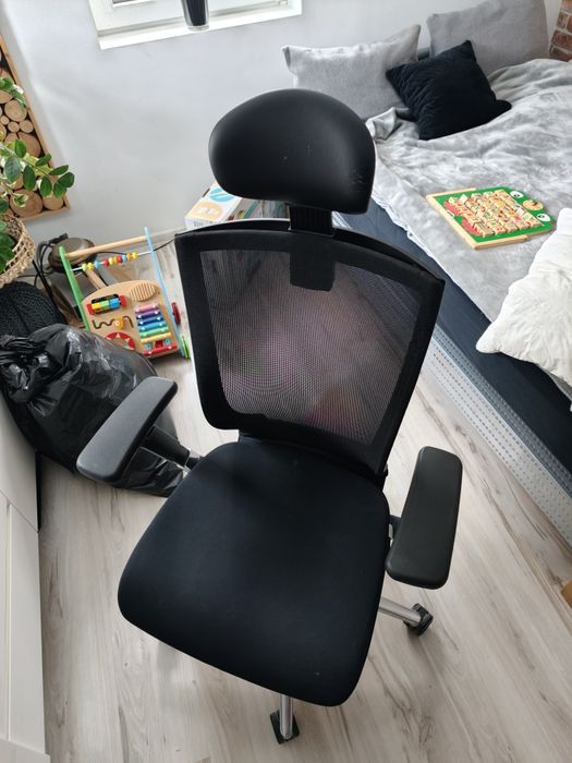 Krzesło biurowe SIDIZ T50 zagłówkiem