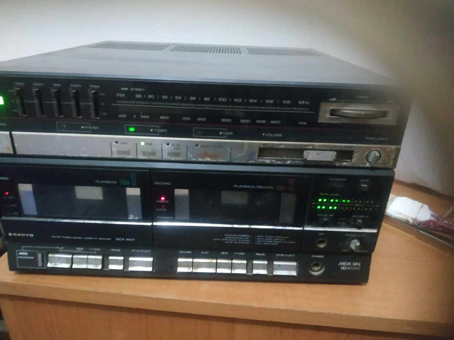 магнитола духкассетная с приемником  SANYO