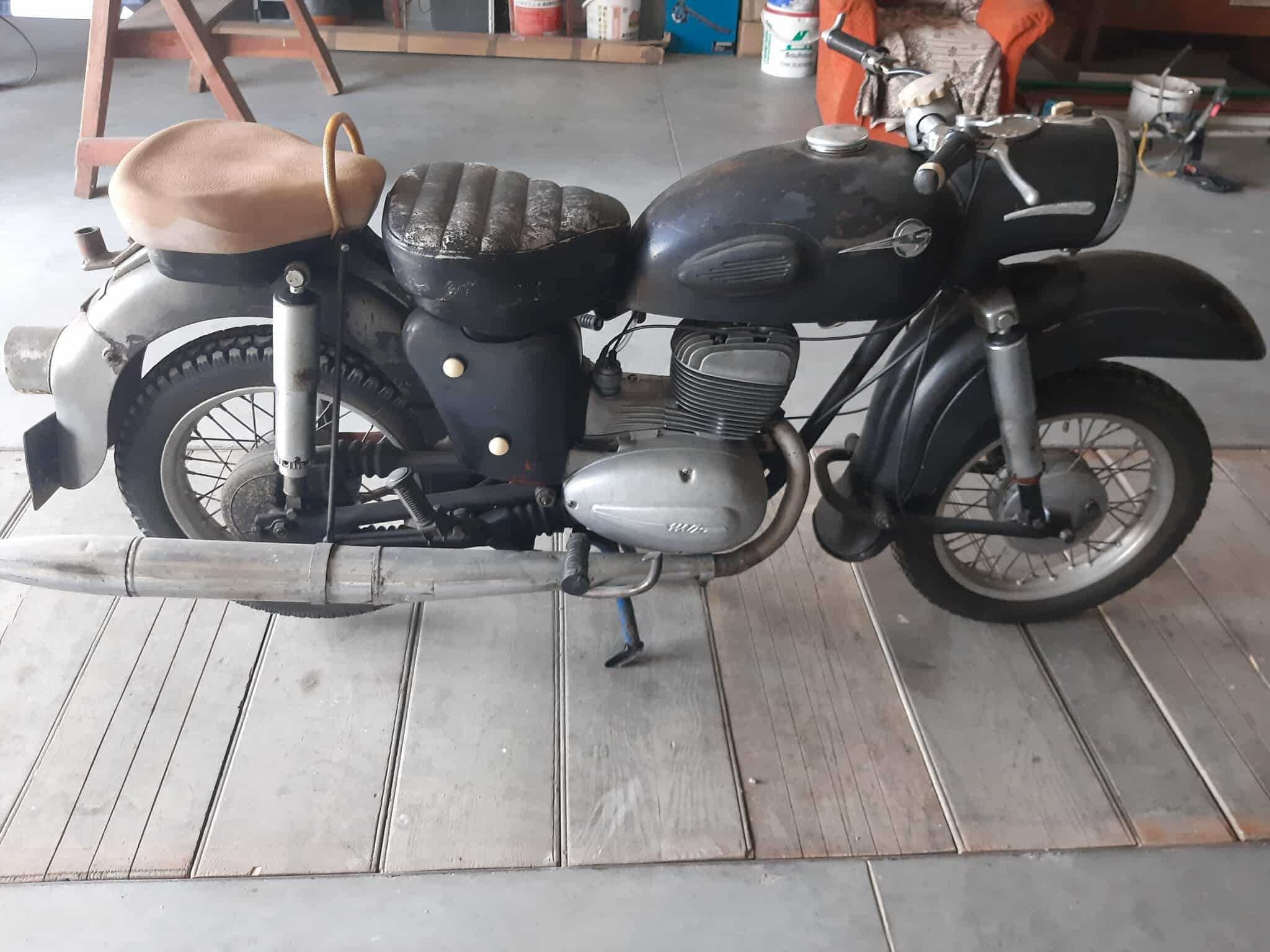Sprzedam motor MZ jaskółka z dokumentami