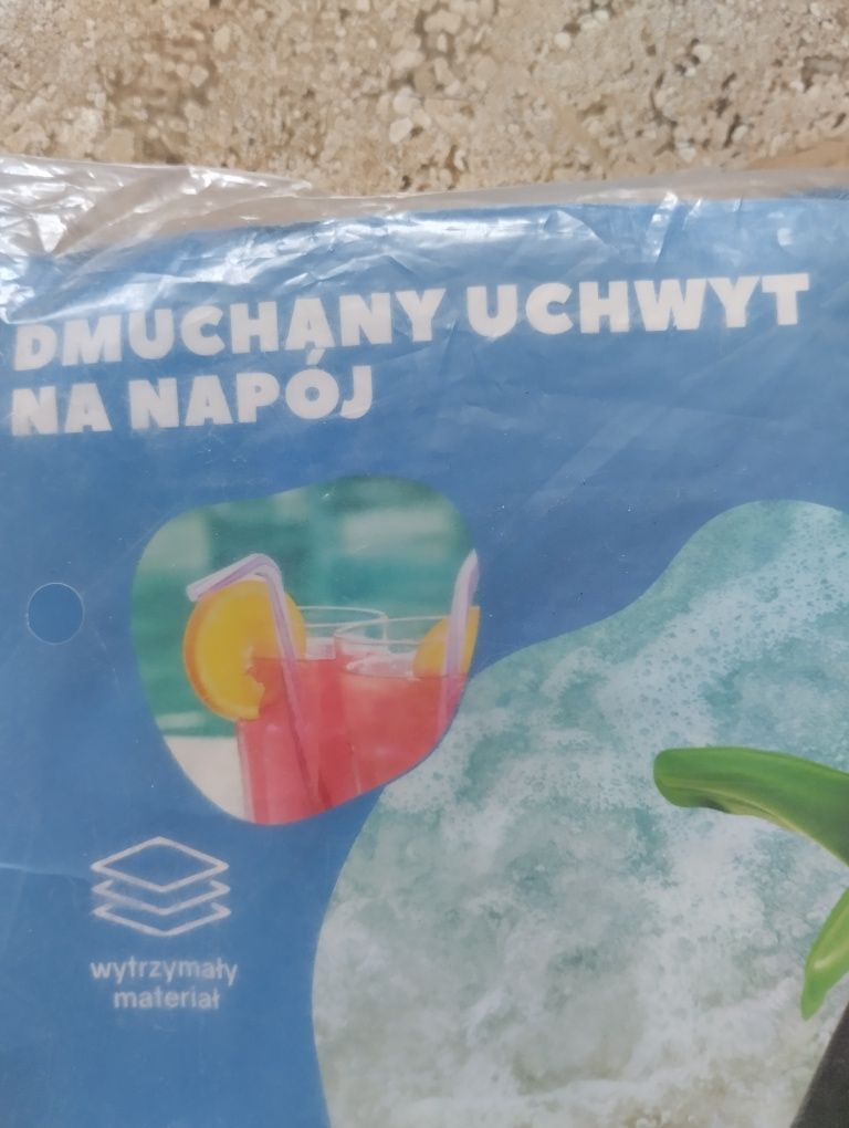 Dmuchany uchwyt na napój