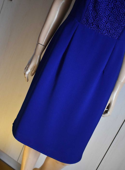 Sukienka S 36 elegancka za kolano midi prosta koronka wizytowa wesele