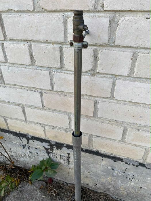 Будинок на обжитій вулиці у Буцневі на дачах