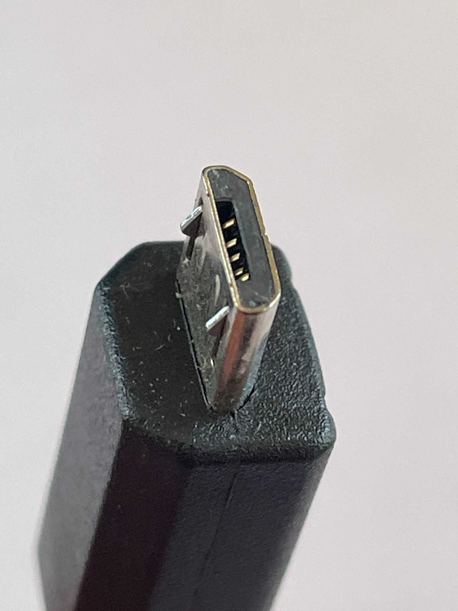 Carregador isqueiro USB + cabos micro-USB + adaptador iPhone