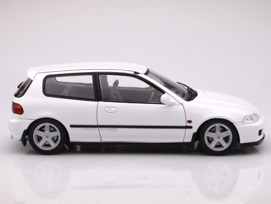 Honda Civic (EG6) - 1991, white Solido 1:18