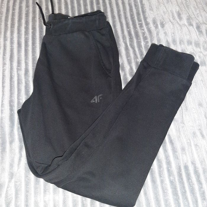 Komplet dres 4F bluza spodnie r. 152