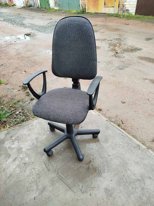 Крісло стілець офісний